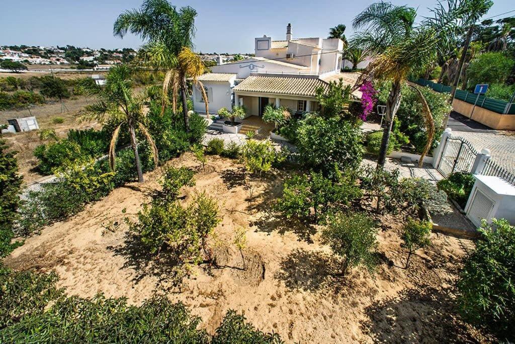Villa Cabrita, Superb Location, Large Villa, Walk To Restaurants, Supermarkets Beach Guia  Εξωτερικό φωτογραφία