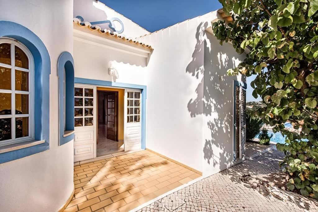 Villa Cabrita, Superb Location, Large Villa, Walk To Restaurants, Supermarkets Beach Guia  Εξωτερικό φωτογραφία