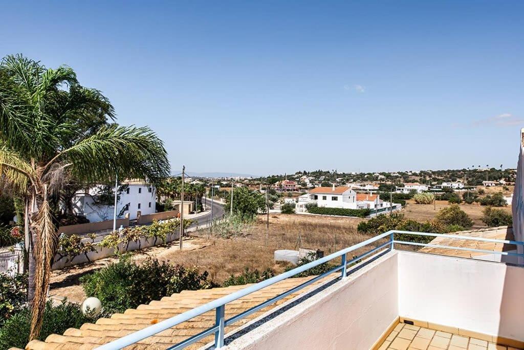 Villa Cabrita, Superb Location, Large Villa, Walk To Restaurants, Supermarkets Beach Guia  Εξωτερικό φωτογραφία