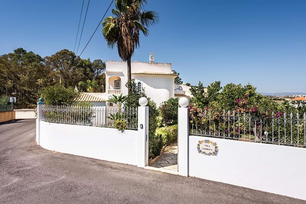 Villa Cabrita, Superb Location, Large Villa, Walk To Restaurants, Supermarkets Beach Guia  Εξωτερικό φωτογραφία