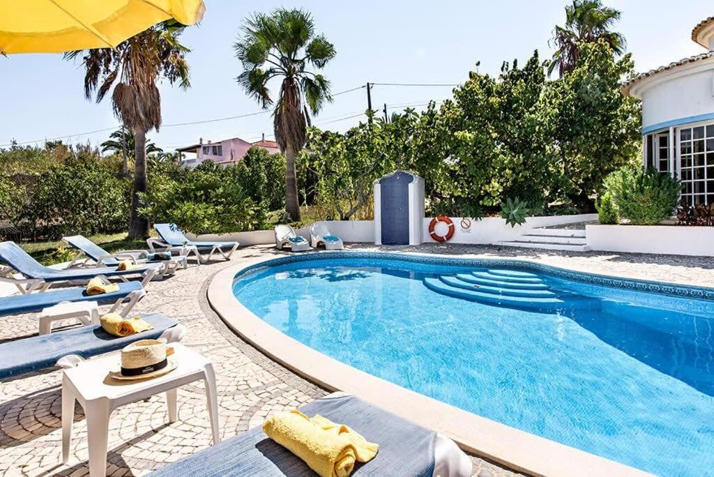Villa Cabrita, Superb Location, Large Villa, Walk To Restaurants, Supermarkets Beach Guia  Εξωτερικό φωτογραφία