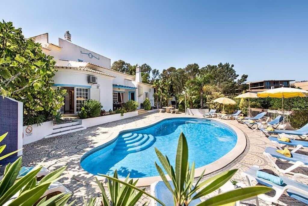 Villa Cabrita, Superb Location, Large Villa, Walk To Restaurants, Supermarkets Beach Guia  Εξωτερικό φωτογραφία